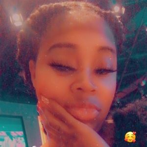 Meet your Posher, Javonica